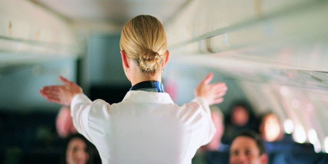 Что означают скретные жесты стюардесс