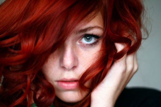 Милые девушки с огненно-рыжими волосами