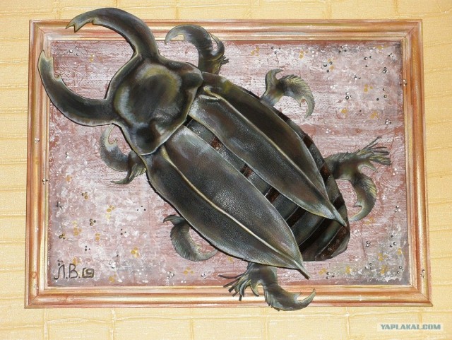 Картины из кожи
