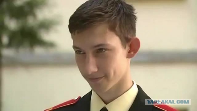 Комендант Суворовского училища включил утюг и разбросал марлю, чтобы подставить суворовца и не пустить его в увольнение