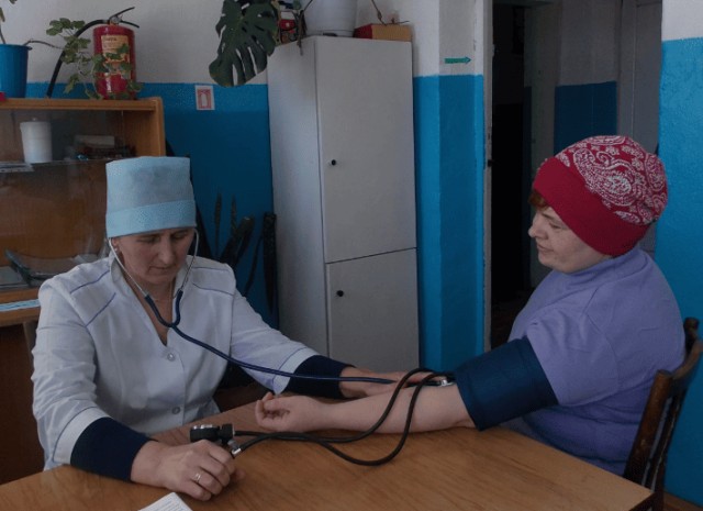 Я фельдшер в глубинке. Вот как на самом деле люди лечатся без аптек и врачей