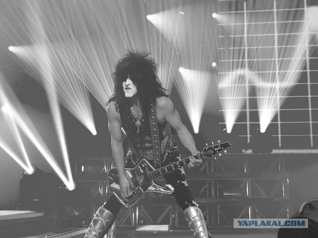 Фото актеров и музыкантов, из которых харизма плещет через край