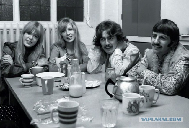 Контрабандные фотографии из Северной Кореи: Ким Чен Ын не одобряет!