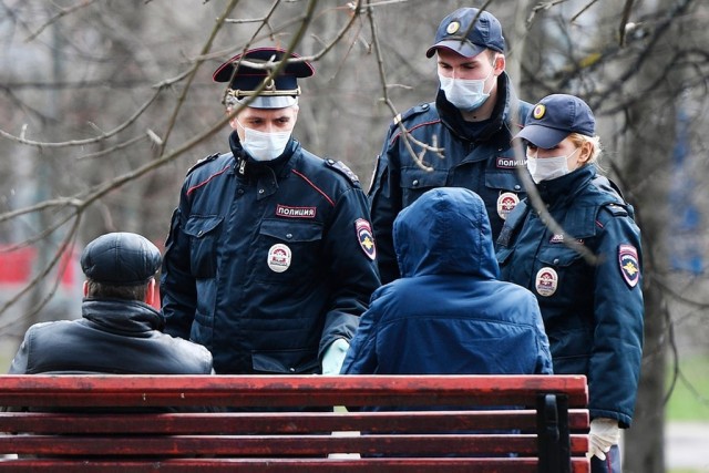 В Екатеринбурге полицейские массово увольняются из-за коронавирусных штрафов