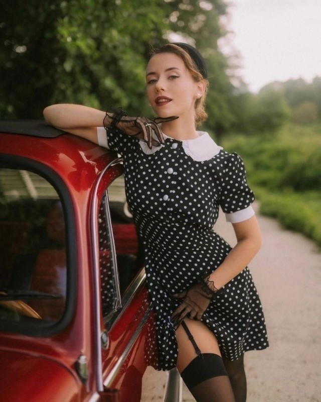 Девушки и автомобили. Картинки