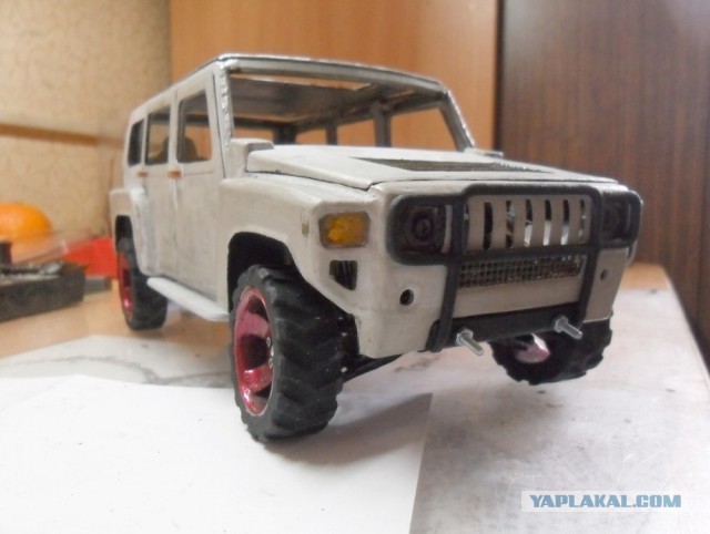 Автомодель Hummer H3 из жести