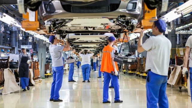 АвтоВАЗ привлек к работе на заводе 200 осужденных