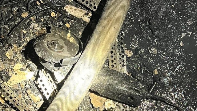 Школьница случайно сожгла квартиру в Москве, когда вскрывала болгаркой родительский сейф по указанию мошенников