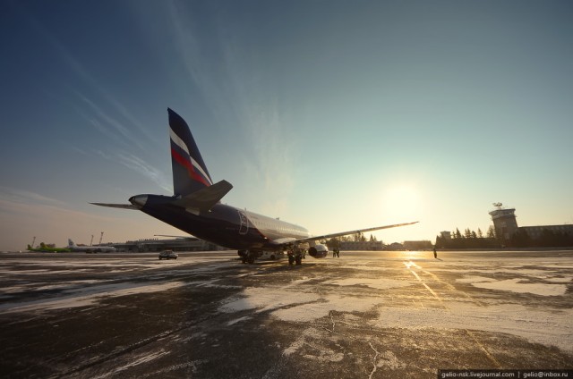 На производстве Sukhoi Superjet 100