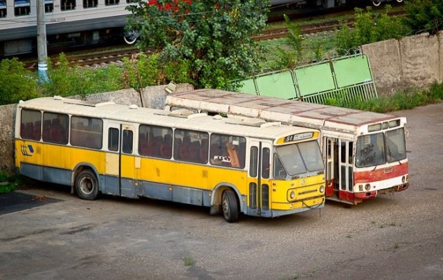 Кладбище старых автобусов