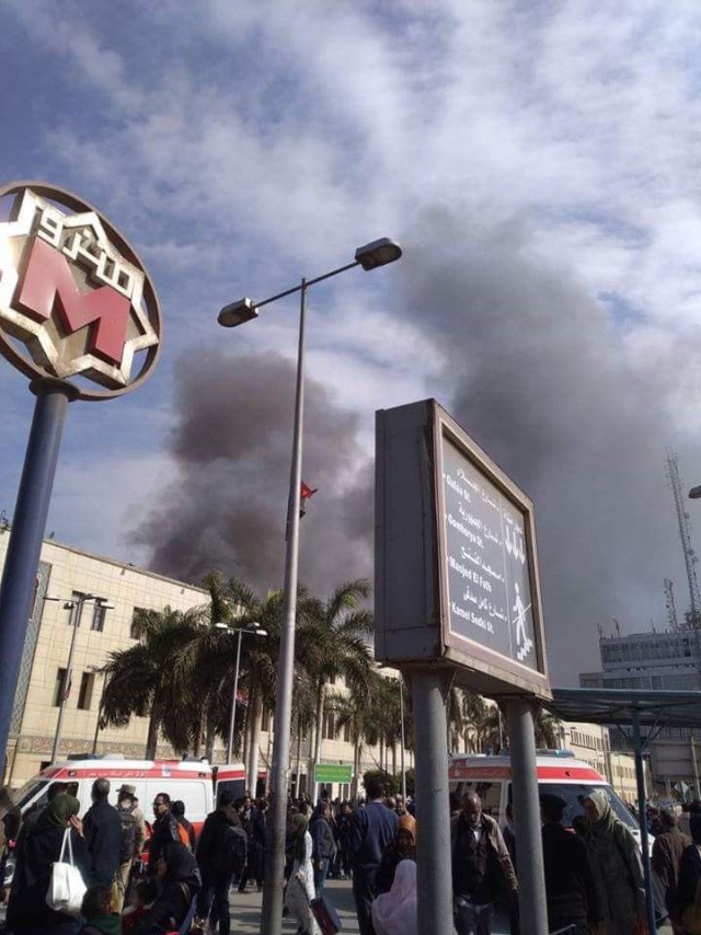 На вокзале в Каире загорелся поезд. Погибли более 20 человек