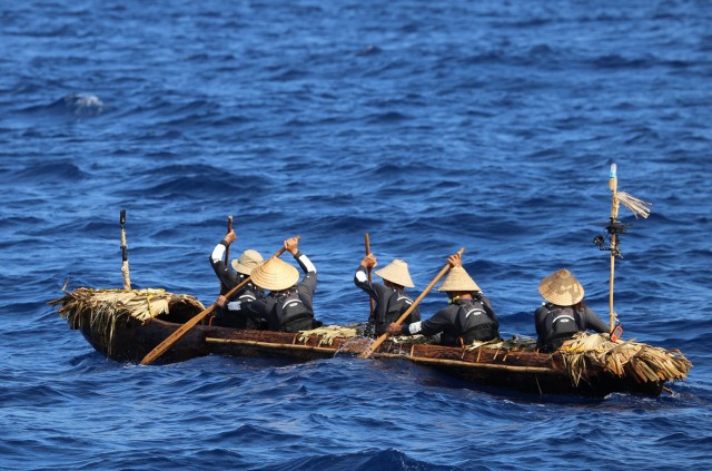 Ученые доказали: 30 тысяч лет назад люди могли переплывать океан на выдолбленных лодках