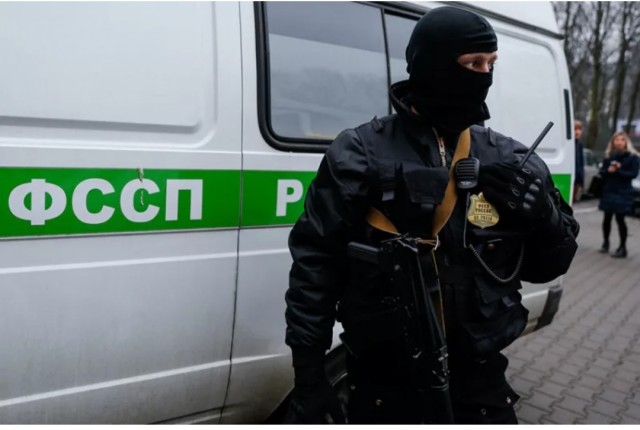 Мало, очень мало, капля в океане.