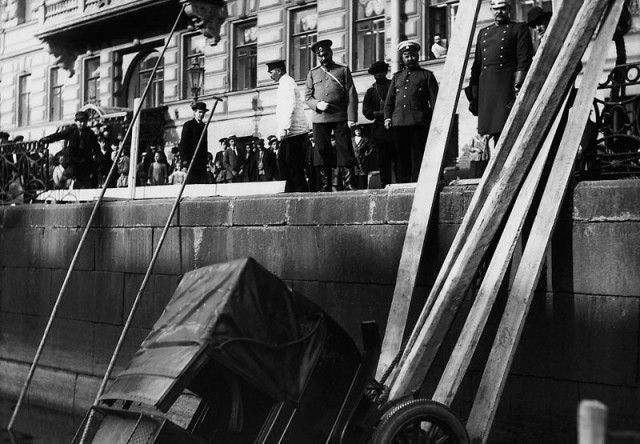 История в фотографиях