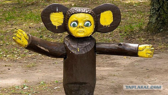 Скульптура "Маша и медведь перед лицом Апокалипсиса"