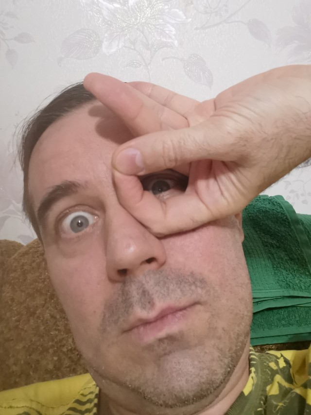 Что тут происходит!? Она рептилоид?