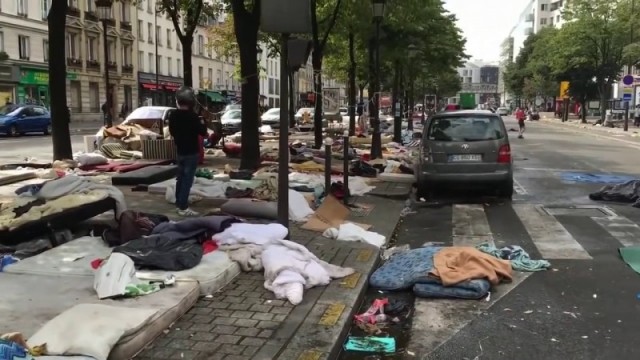 Bild: Власти Парижа вывозят бездомных в другие города готовясь к Олимпиаде