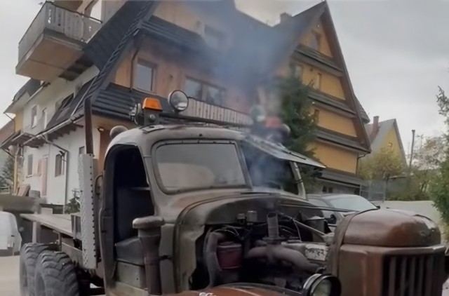 Этот зарубежный тип где-то откопал ЗИЛ-157