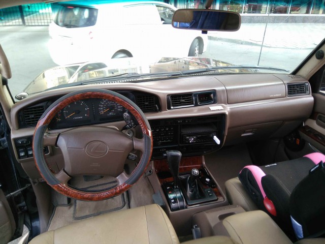 Продам внедорожник LX450