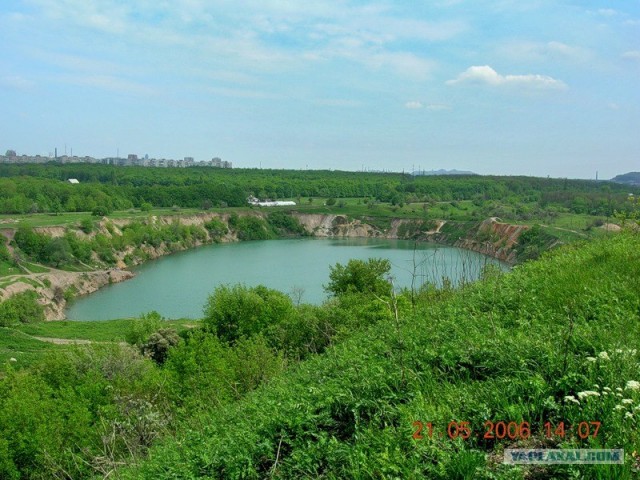 Самые живописные провалы в земле...
