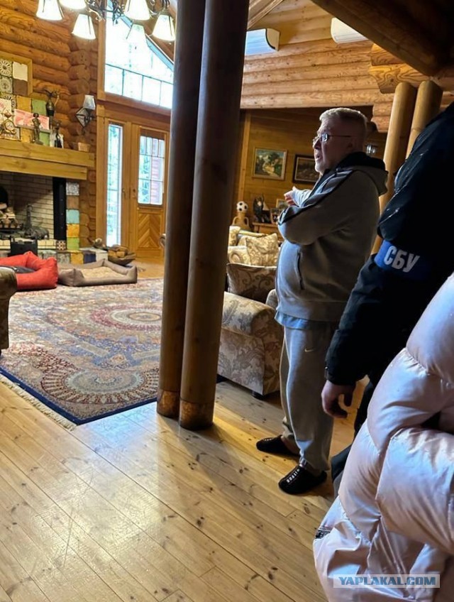 К олигарху, миллиардеру и депутату Игорю Коломойскому пришла СБУ с обысками