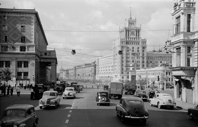 Москва и москвичи. Двадцатый век. 03.08.25