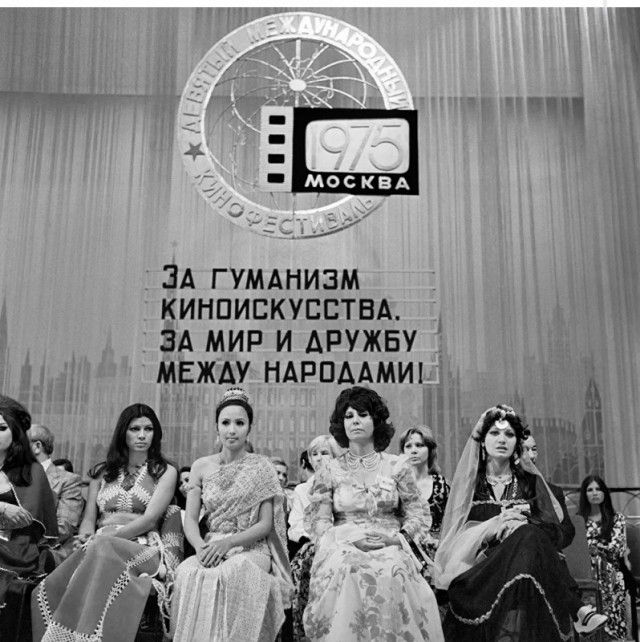 Интересные снимки известных людей 10.03.26