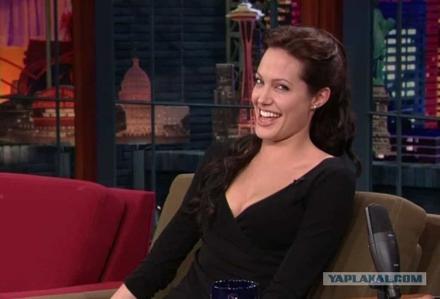 Иран обвинил США в нарушении перемирия и атаковал американские корабли