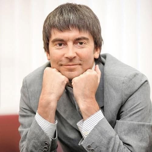 Умер журналист и телеведущий Сергей Шолохов, прославившийся созданным вместе с музыкантом Сергеем Курёхиным мемом «Ленин — Гриб». Ему было 67 лет.