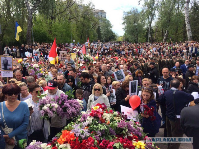 "Бессмертный полк" шагает по Одессе.