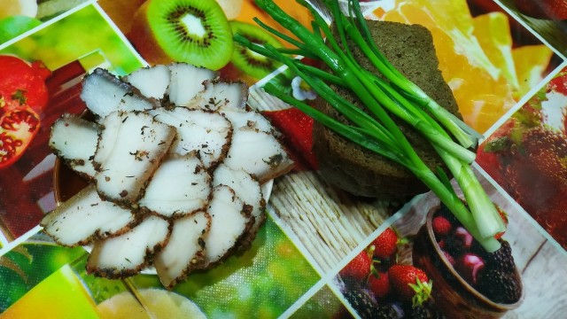 Холодает, пора нагуливать жирок. Солю сало