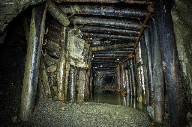 Заброшенный рудник в русской Арктике с оставленными 100 лет назад посланиями