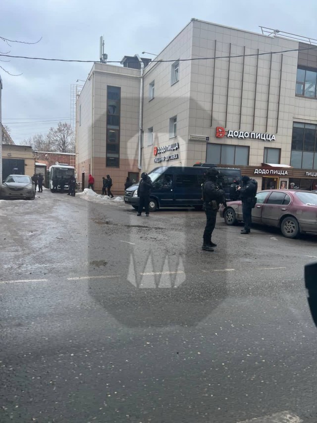 В Красногорске полиция и ОМОН оцепили здание мусульманской общины