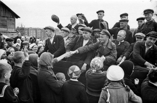 Фотографии из прошлого нашей страны - 16