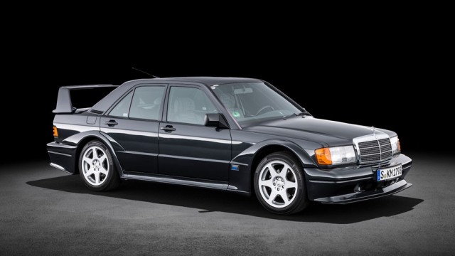 Маленький, но настоящий: как создавали Mercedes 190 и почему он стал звездой