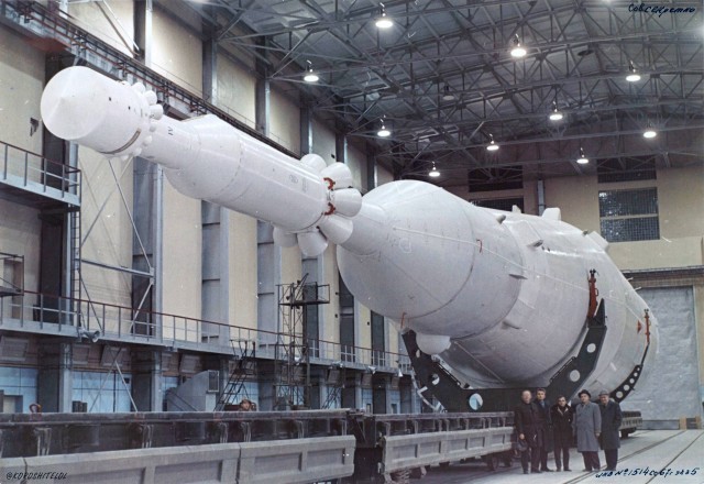 Спящий гигант. В Сети появились архивные снимки Советского Колосса - лунной ракеты Н1.