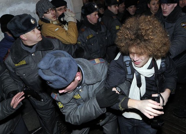 Зимние забавы в Москве - разгон митинга