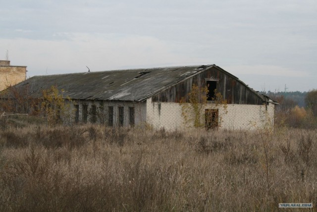 Заброшенная танковая база.