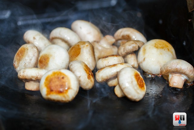 Летняя кухня. Нерка на кедре.