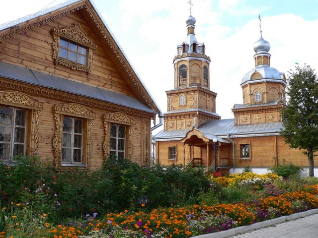 Церкви.