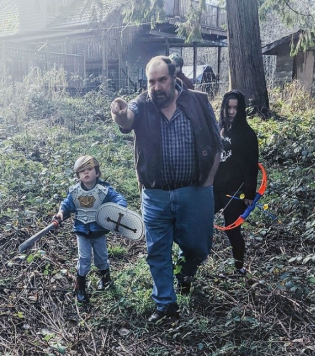17 олдскульных фотографий мам и пап, показывающих, что в своё время они были ого-го