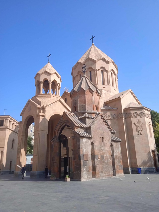 В Армению в октябре