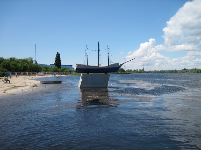 Курьезные памятники Украины