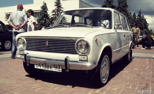 Выставка ретро автомобилей