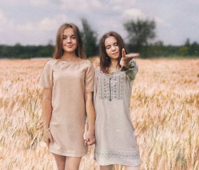 Девушки. Сельская тема