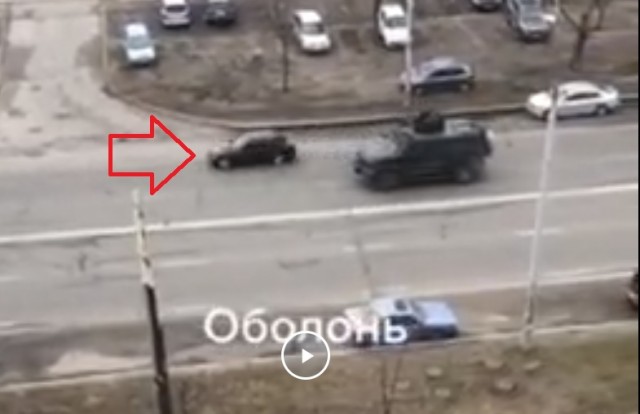 Бой вчерашней СТРЕЛЫ (которая раздавила авто) против ТИГРА в Оболоне