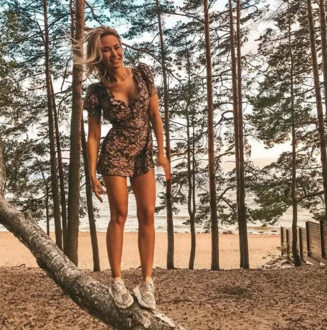 Девчонки-короткие юбчонки