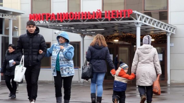 В ФСБ предложили бесплатную для России схему депортации детей мигрантов