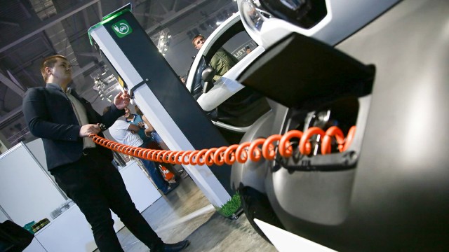Продажи электромобилей в России резко сократились