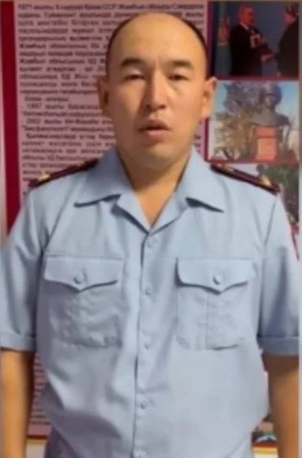 Веселый казах )))